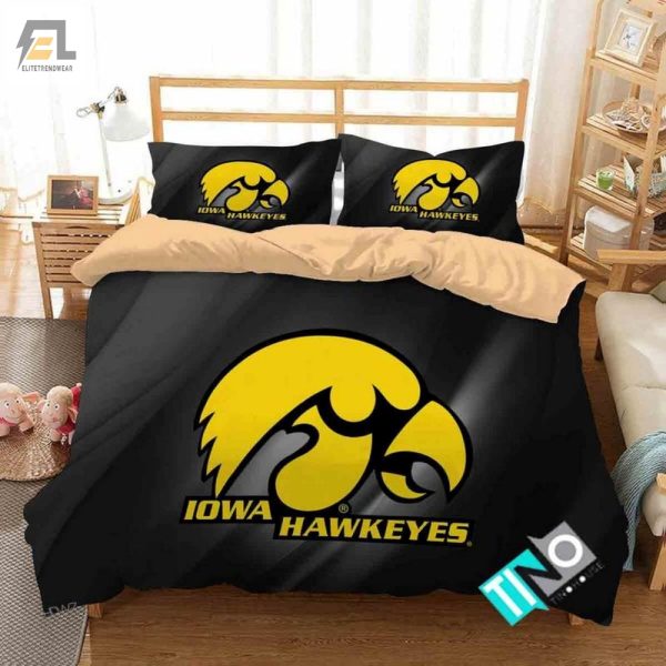 Score Big Dreams Iowa Hawkeyes Funny Cozy Bedding Set elitetrendwear 1