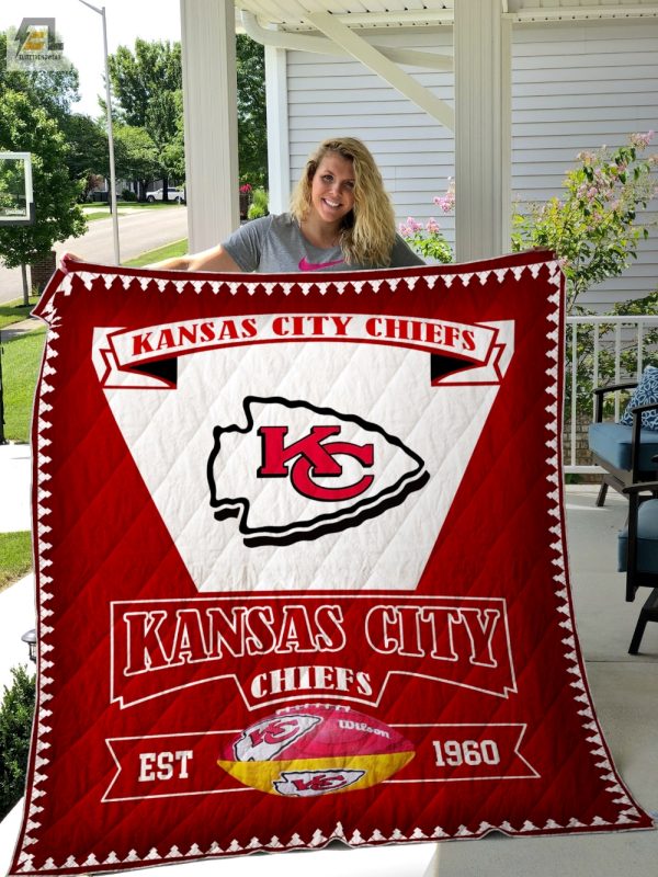 Snuggle Up Chiefs Fans Hilarious Kc Chiefs Quilt Blanket elitetrendwear 1